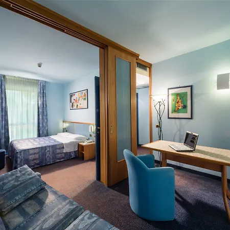 ホテル & Loisir Le Ruote 4*