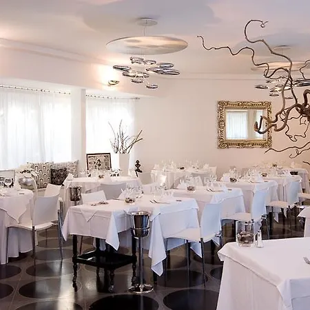 Hotel & Loisir Le Ruote 4*
